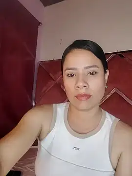 Nicol Alvarez1 online show from May 4, 9:07 pm