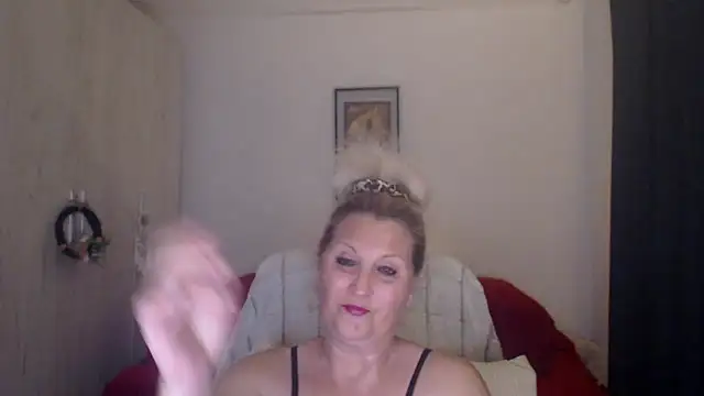 Divineblond online show from March 27, 9:15 pm