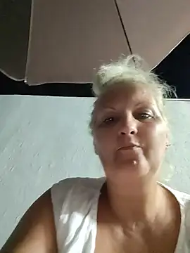 Divineblond online show from July 6, 8:55 pm