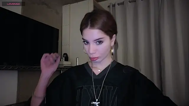 stuirta online show from April 26, 9:12 pm