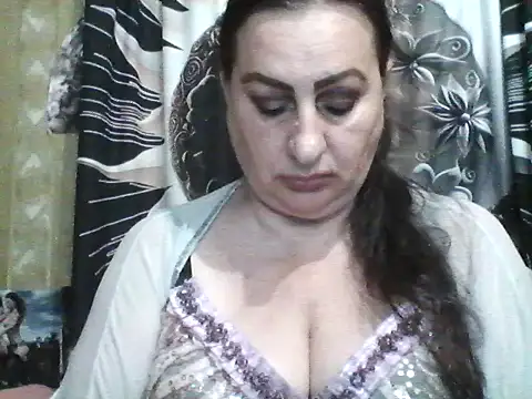 LoaqLovew online show from June 30, 11:42 am