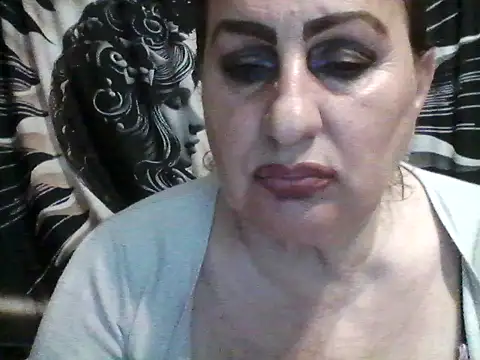 LoaqLovew online show from April 25, 3:09 pm