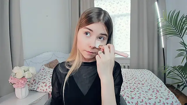 RosannHazle online show from April 28, 8:29 am