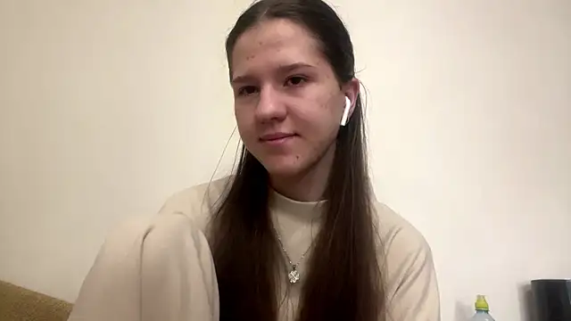 LauraBliss online show from May 1, 6:16 am