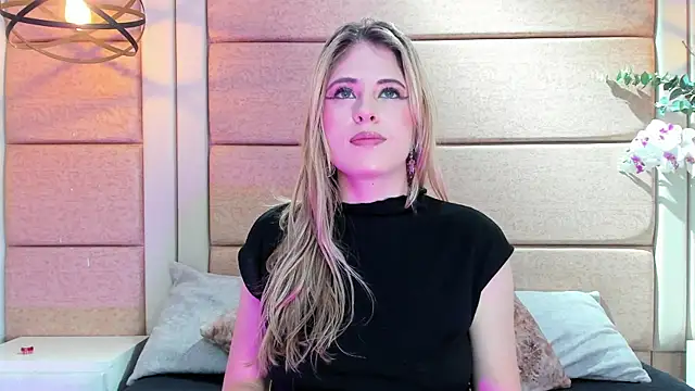AndreinaOwen online show from June 30, 12:48 pm