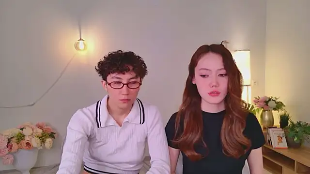 pinktwinz online show from April 27, 9:12 pm