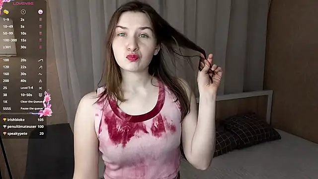 RosieSzuch online show from April 27, 7:55 pm