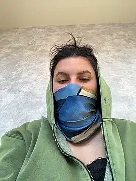 RoseSavoy online show from April 25, 1:41 pm