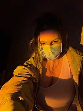 RoseSavoy online show from April 27, 5:54 pm