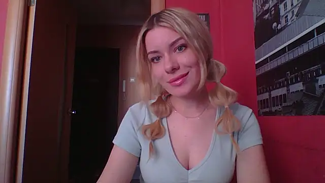 Softy Aura  online show from May 18, 9:59 am