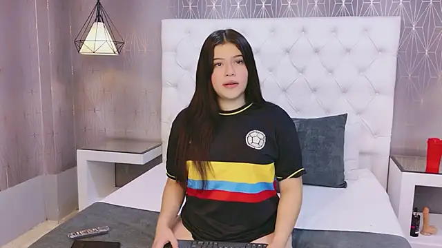 CarolineOlsen online show from June 21, 12:53 pm