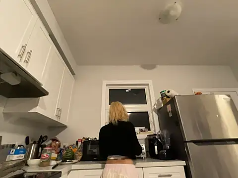 Badlilfantasy online show from April 28, 2:38 am