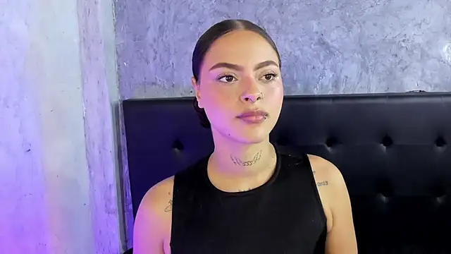 Caroline420  online show from August 6, 2:24 pm