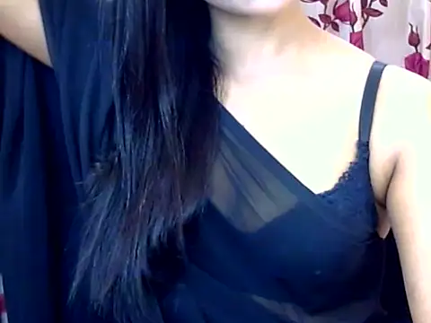 Alina Nur online show from June 20, 9:07 pm