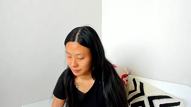 LeyaHanami online show from July 8, 10:28 am