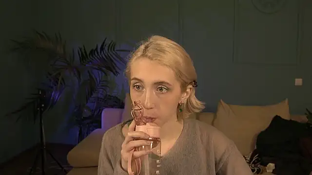 Elen Moore online show from April 27, 5:48 am