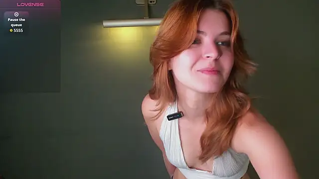 LeyaBloom online show from July 5, 11:54 pm