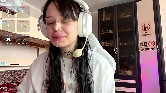 Willow Jess online show from May 14, 9:59 am