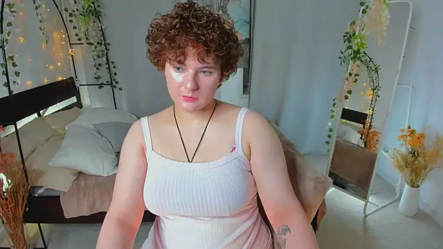 MelittaStorrie online show from July 25, 11:06 am