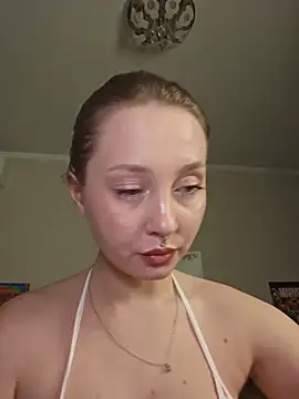 ooopsitscandy online show from July 8, 6:10 pm