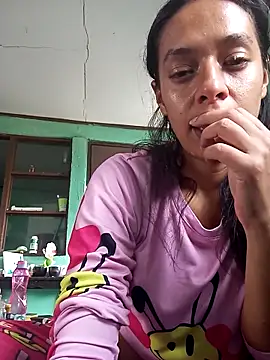 Kimkaly online show from May 3, 2:20 pm