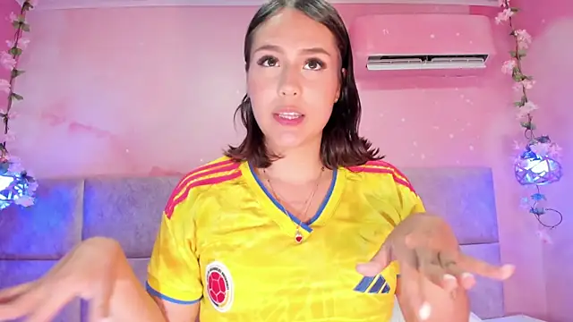 AmelieCooper online show from June 7, 7:43 pm