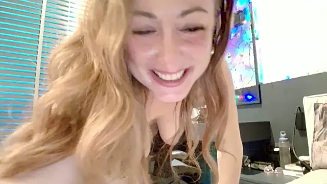 Peachy  online show from May 15, 8:28 am