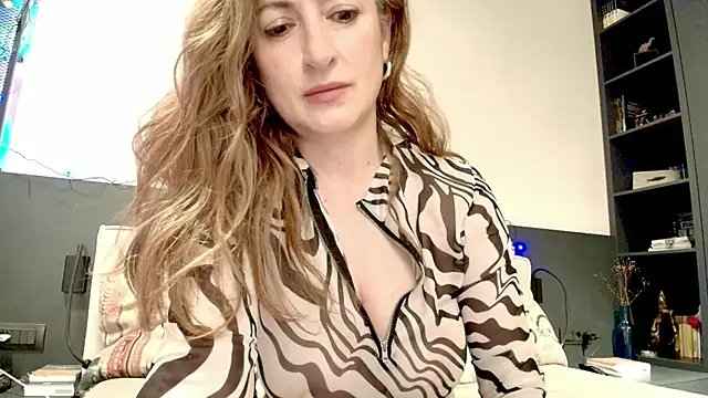Peachy  online show from May 18, 8:09 am