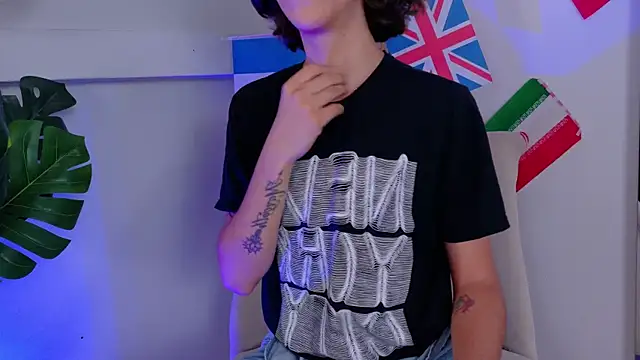 ZoeyPetit online show from July 6, 10:53 am