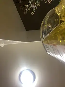 HoneyXeek online show from April 28, 3:21 am