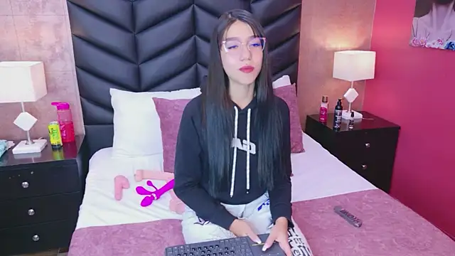 VioletSweetts online show from May 7, 3:49 pm