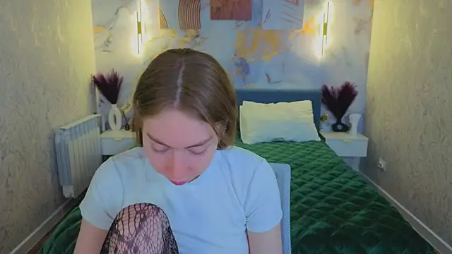 Leslie Whait online show from May 14, 2:39 am