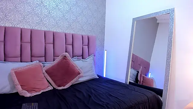 DianaRed  online show from July 14, 8:57 pm