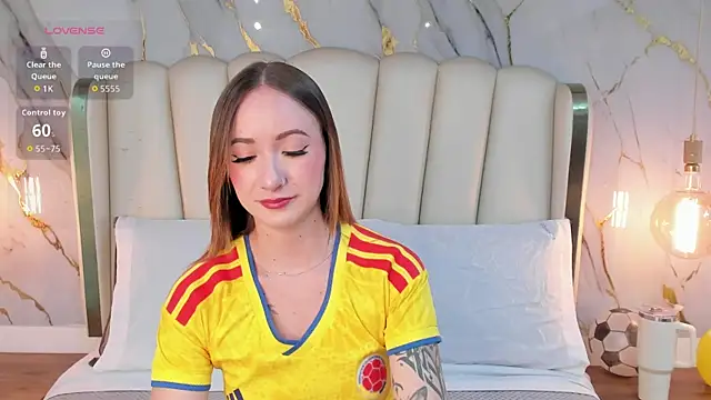 Hannah Lane online show from June 17, 12:39 pm