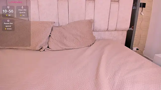 LilithBloom7 online show from July 18, 4:16 am