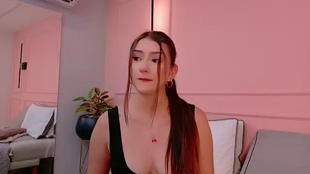 DanielleDNicola online show from June 7, 1:18 pm