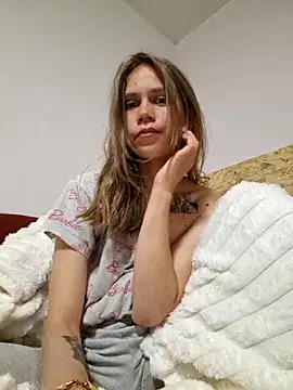 Lisahoppii online show from May 15, 9:50 pm
