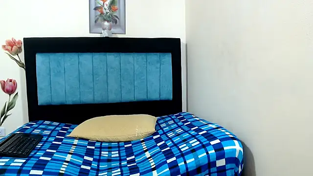 LUCYXS1 online show from May 11, 12:18 pm