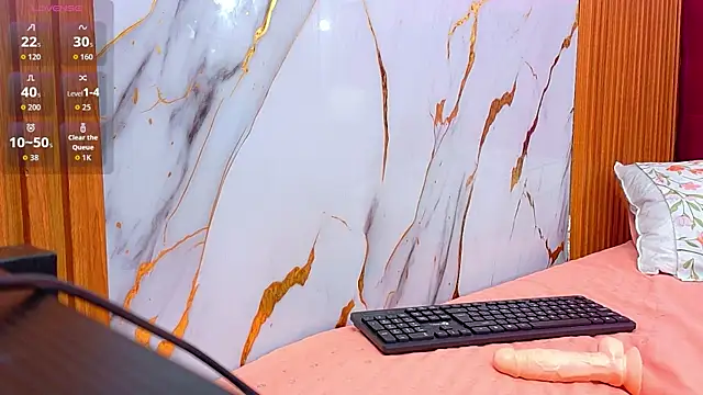 NaughtyyMommyyy online show from June 11, 12:32 am