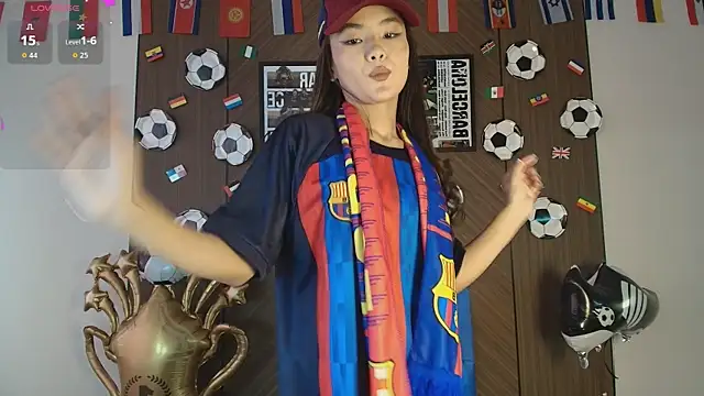seddielin online show from June 17, 3:19 am
