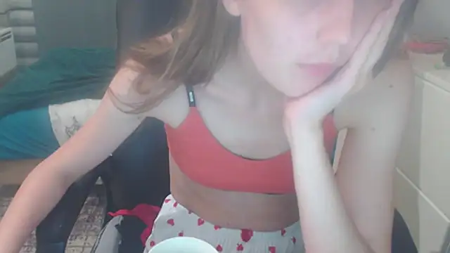 juili juili online show from May 18, 8:26 pm