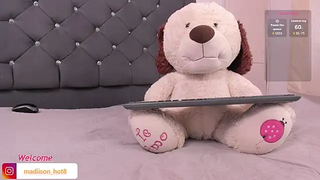 madiison hot online show from July 28, 6:20 pm