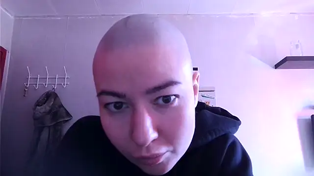 Julia Bright online show from May 2, 1:03 pm