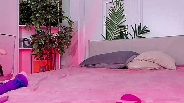 Ashley Alt online show from July 9, 10:39 am