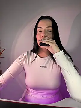 DREAM L0la online show from May 13, 4:02 pm