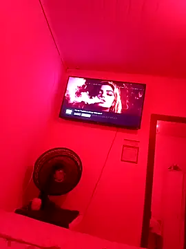 Yasmin Almeida online show from May 2, 9:23 am