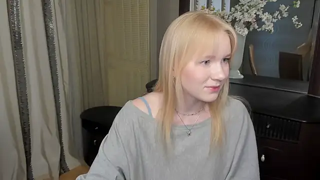 KoriMurden online show from May 2, 7:33 am