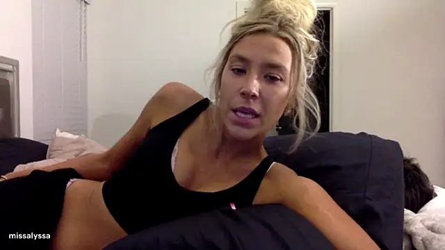 Misss alyssaaa online show from June 8, 4:24 am