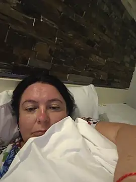 EmmaEmmy40 online show from August 5, 6:47 pm