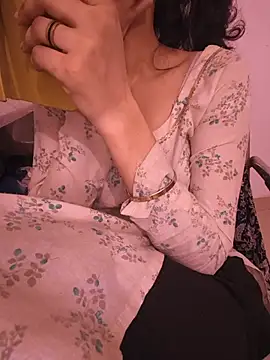 zoya baby  online show from June 3, 2:33 pm